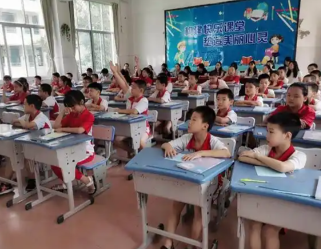 听巡课1000余节精准确诊讲堂教学短板实施